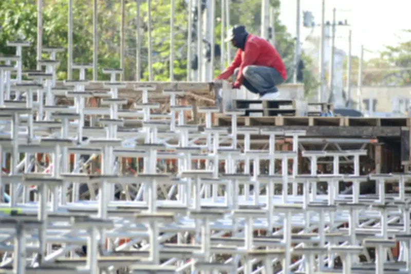 Carnaval de Barranquilla: Montaje de palcos en Vía 40 alcanza 80% de avance previo a festividades
