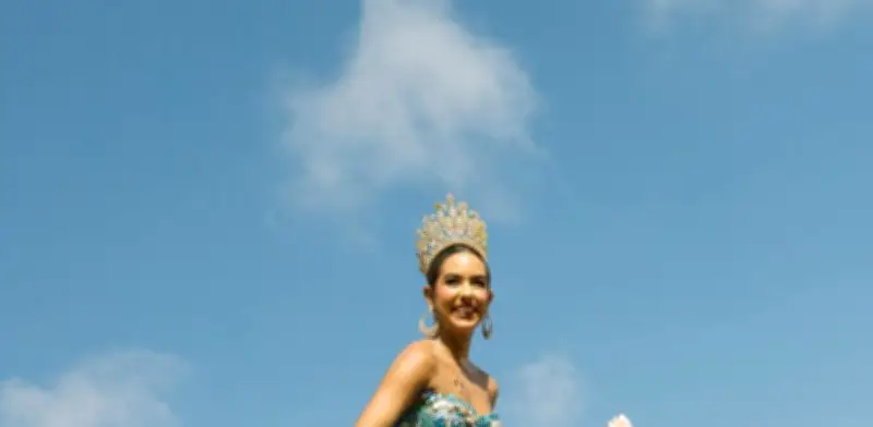 Carnaval de la 44 rinde homenaje a García Márquez con Batalla de Flores multitudinaria