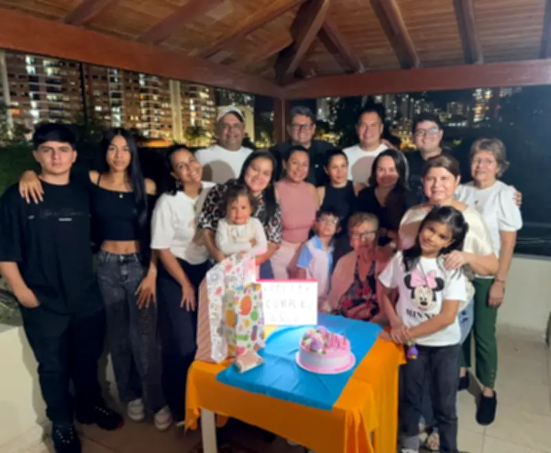 Celebración de 85 años de Nelly Castellanos reúne a familiares en Floridablanca