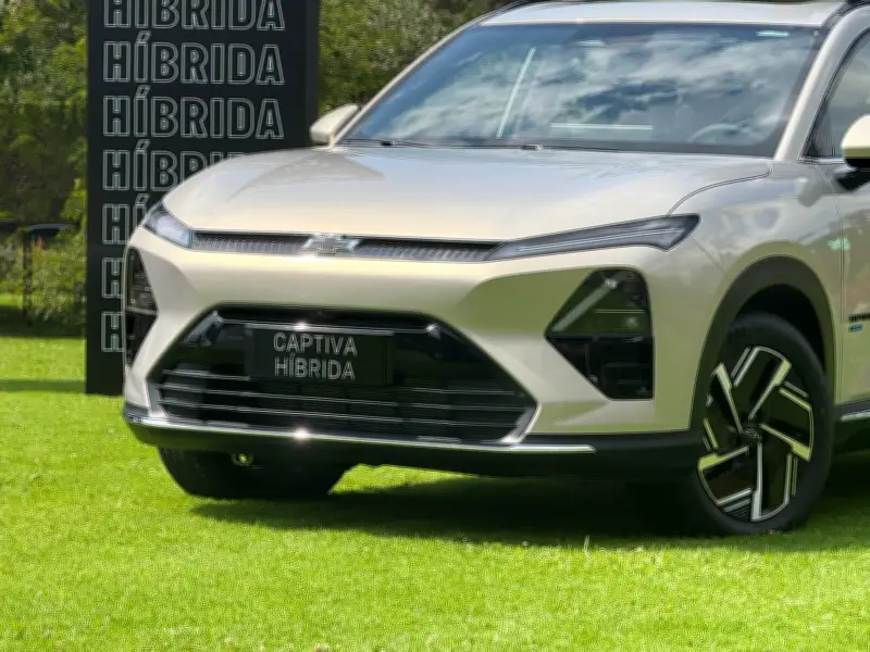 Chevrolet Captiva Híbrida Enchufable llega a Colombia con autonomía superior a 1.000 km