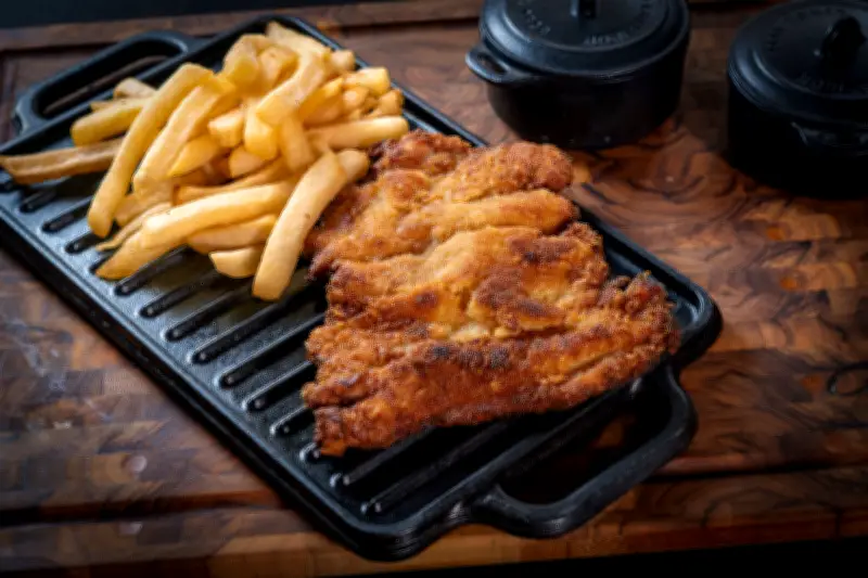 Chuleta Valluna: Historia y Receta del Emblema Gastronómico Colombiano