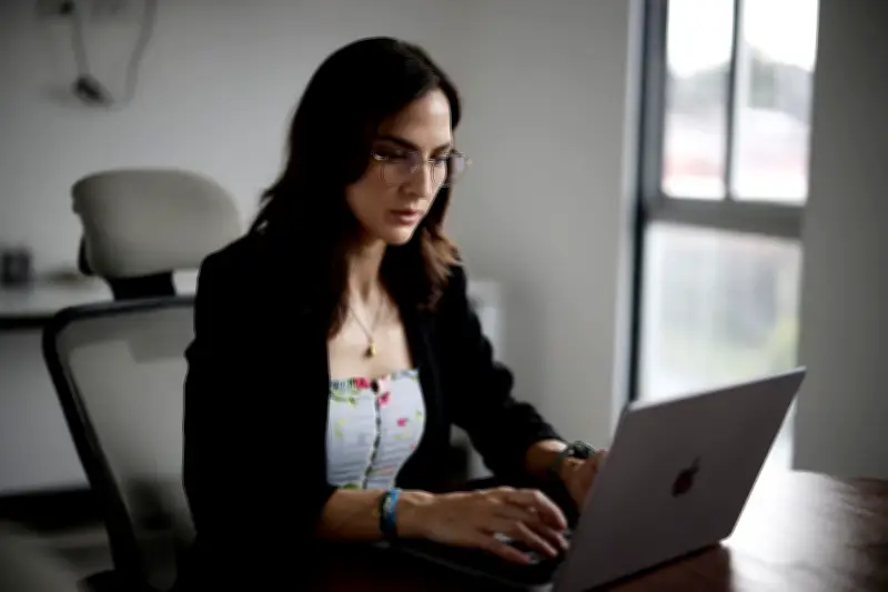 Ciberdelincuentes usan datos públicos de empleados para diseñar fraudes corporativos