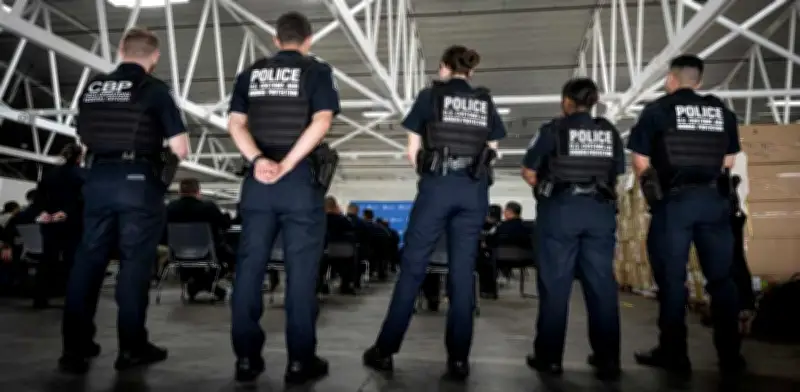 Cierre parcial del gobierno de EE.UU. deja sin pago a miles de agentes de seguridad y migración