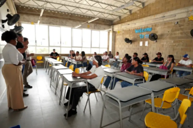 Cinco colegios de Cartagena se convierten en centros universitarios con programa 'La U a tu localidad'