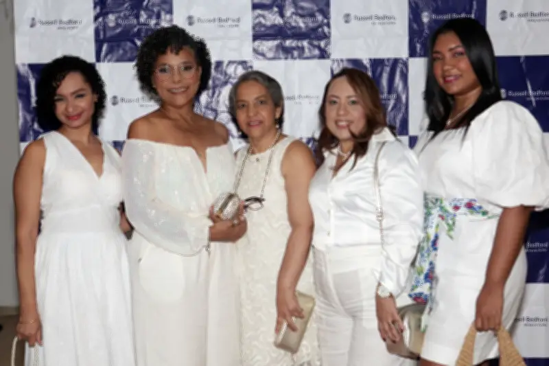 Cinco mujeres y ocho hombres destacados en diversos campos profesionales