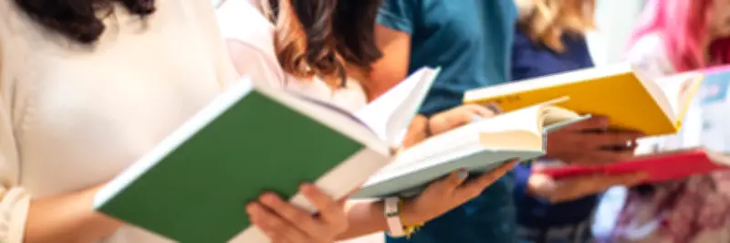 Cine, libros y amistad: el trío cultural que une a las amigas en Bogotá