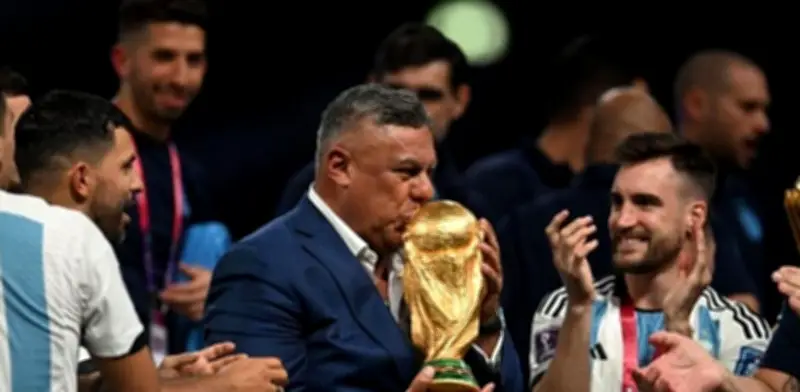 Claudio 'Chiqui' Tapia enfrenta investigación fiscal y moviliza al fútbol argentino en su defensa