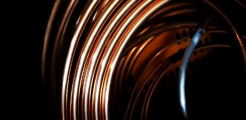 Cobre impulsa ganancias récord de gigantes mineros en 2025 gracias a precios históricos