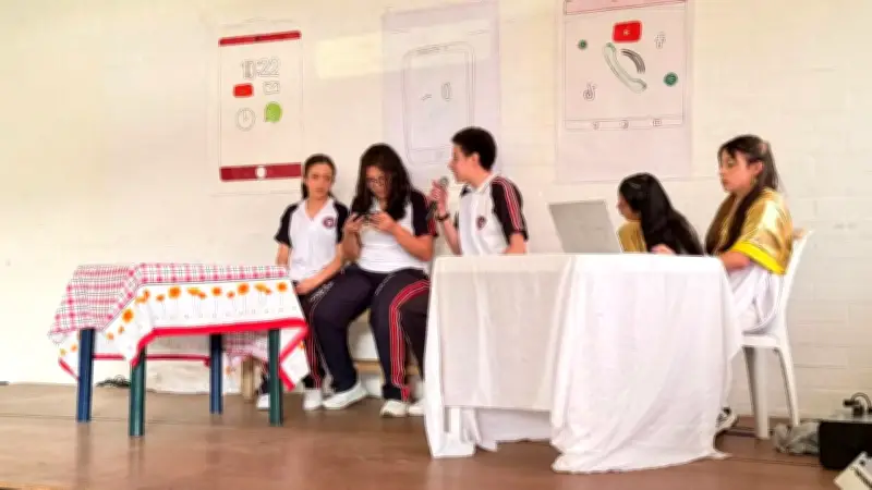 Colegios de La Ceja, Antioquia, restringen uso de celulares en aulas para mejorar aprendizaje