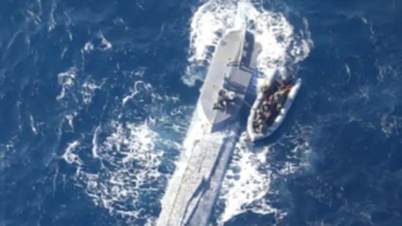 Colombia y EE.UU. destruyen narcosubmarino con 10 toneladas de cocaína en operación conjunta