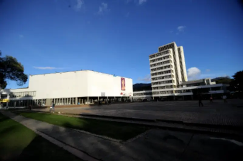 Comunidades del Cauca ingresan a la Universidad Nacional de Bogotá en movilización pacífica