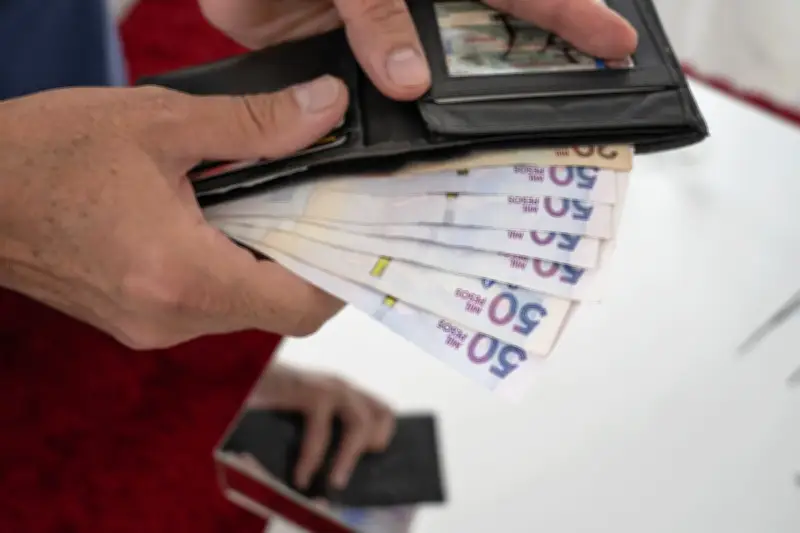 Consejo clave para trabajadores tras suspensión del salario mínimo en Colombia