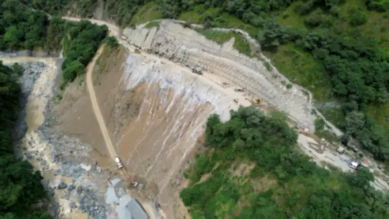 Corredor Medellín-Suroeste restablece tránsito tras obras en La Sinifaná