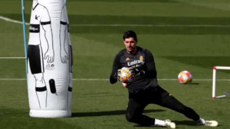 Courtois denuncia racismo y homofobia en el fútbol: 'No podemos aceptarlo nunca'