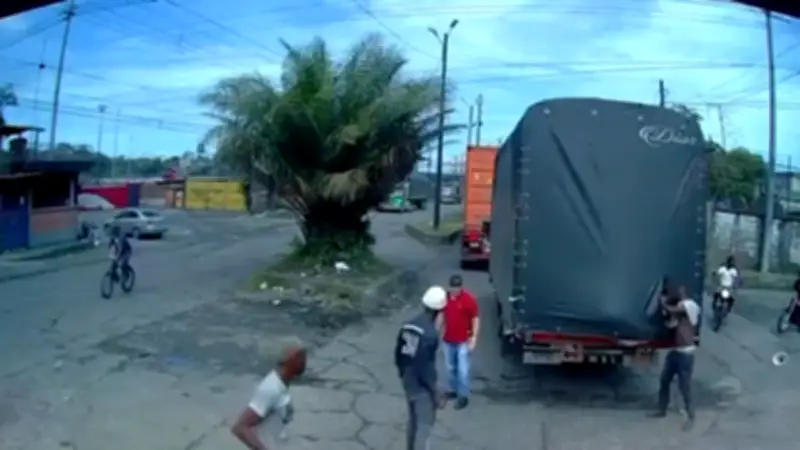 Crisis en Buenaventura: Saqueos y congestión paralizan el puerto más importante de Colombia