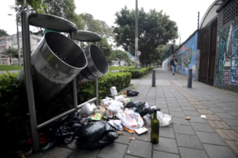 Crisis en recolección de basuras en Bogotá: quejas aumentaron 36% y operadores incumplen contratos