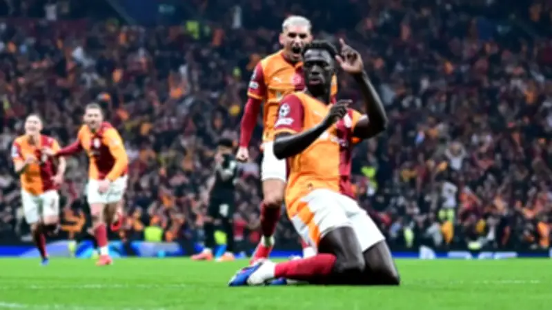 Davinson Sánchez anota gol clave en victoria del Galatasaray sobre Juventus en Champions