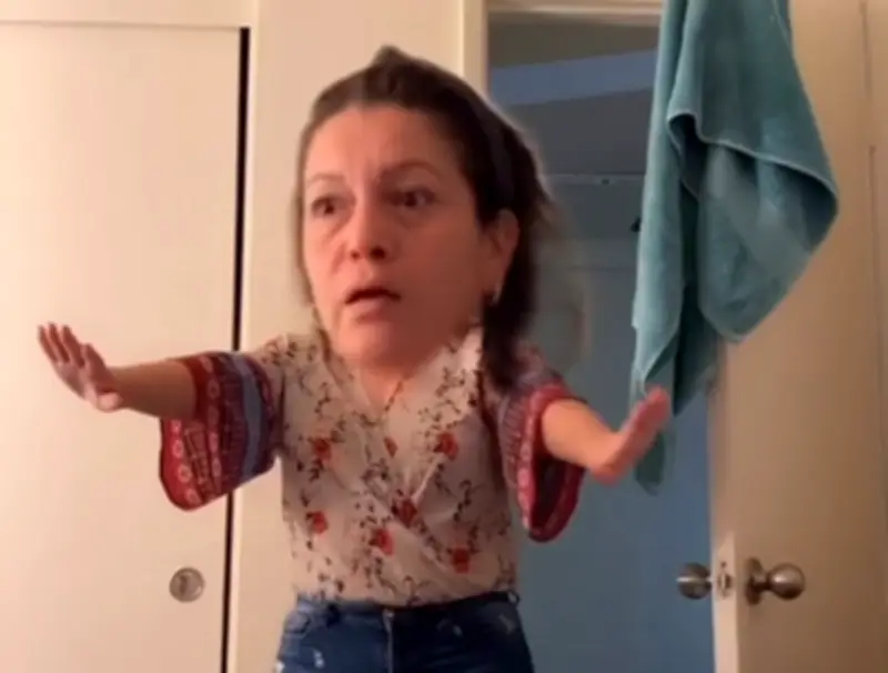 De la pandemia al Super Bowl: la 'señora Safaera' reaparece bailando a Bad Bunny