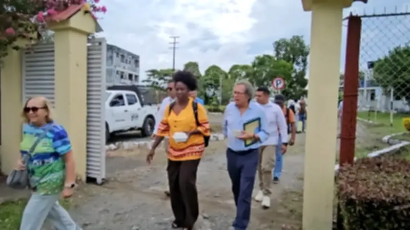 Delegación del Gobierno en diálogos de paz afirma que destrucción comunitaria de laboratorios es necesaria