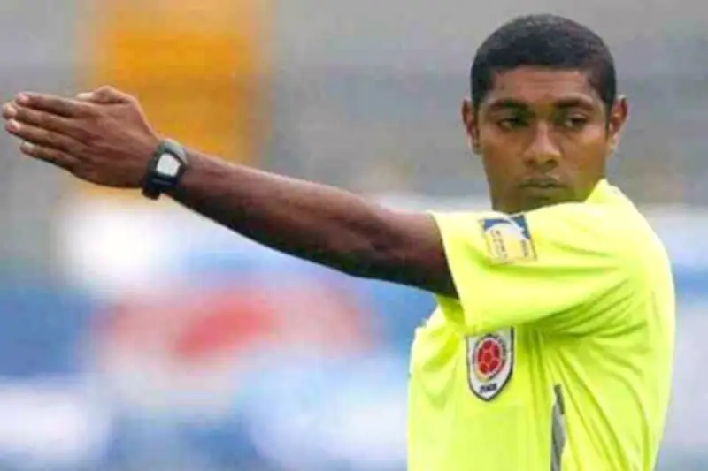 Denuncian pago de coimas para designación de árbitros en el fútbol colombiano