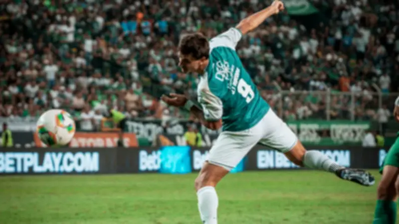 Deportivo Cali vence a Atlético Nacional con gol de Dinenno y sube en la tabla