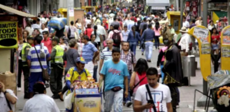 Desempleo en Colombia bajó al 10,9% en enero, pero cifras revelan panorama laboral ambiguo