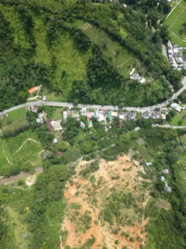 Deslizamiento en Rionegro amenaza con represar río y pone en alerta a comunidad santandereana