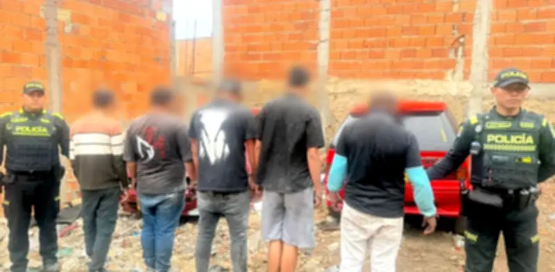 Desmantelan parqueadero ilegal de vehículos robados en Ciudad Bolívar con cinco capturados