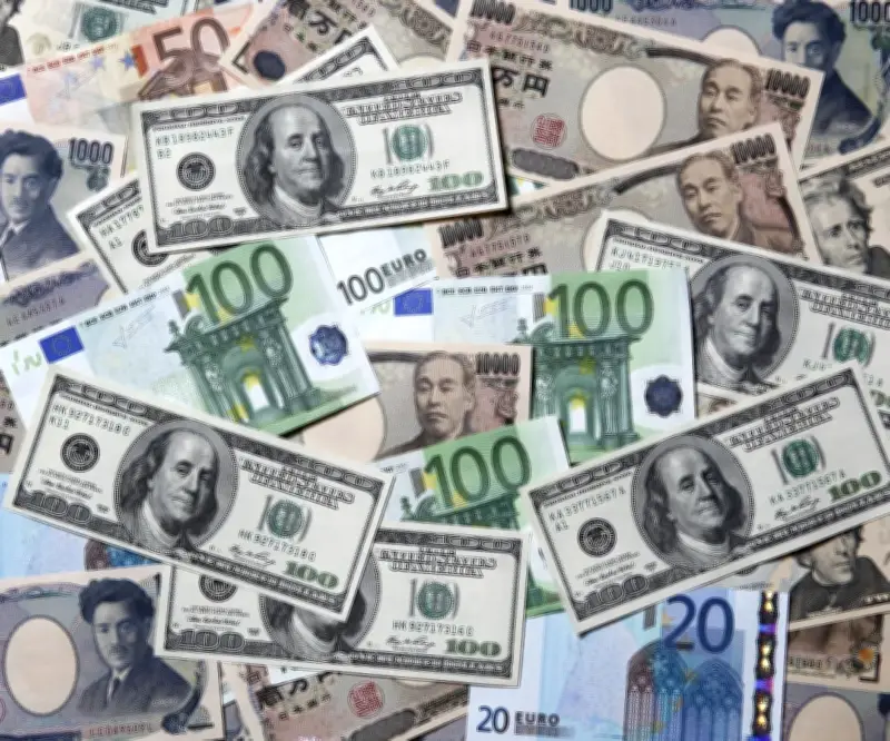 Deuda global alcanza récord histórico de US$348 billones en 2025