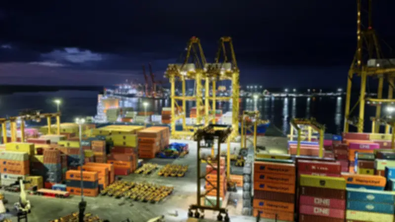 DIAN incauta seis contenedores con calzado y ropa valorados en $1.350 millones en Buenaventura