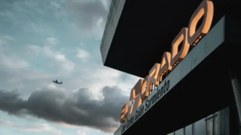 DIAN intercepta más de 50 partes de fusiles en Aeropuerto El Dorado provenientes de EE.UU.