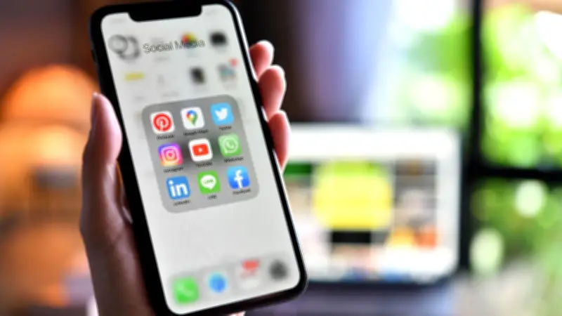 Director de Instagram niega adicción clínica a redes sociales en juicio histórico