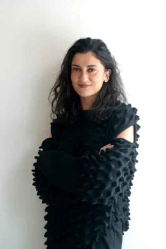 Diseñadora bogotana Manuela Álvarez es semifinalista del prestigioso premio LVMH 2026