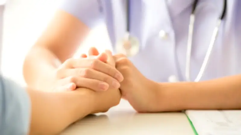 DJ B Jones revela su lucha contra el cáncer linfático: 'Me está quitando cosas'