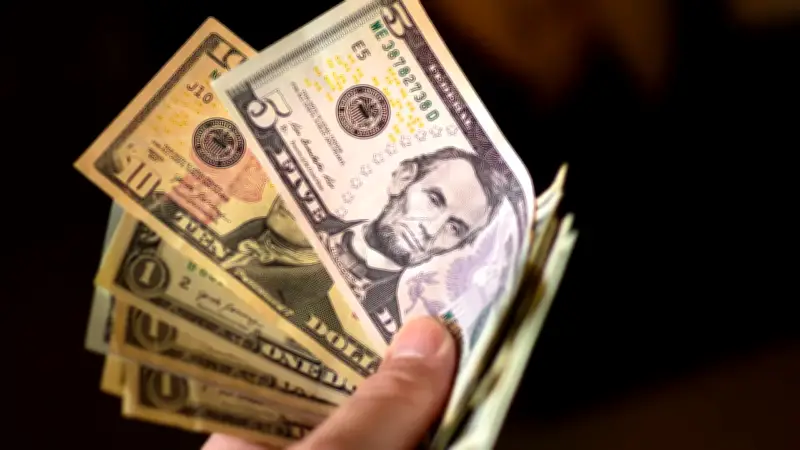 Dólar en Colombia alcanza máximo histórico: apertura a $3.760 con incremento significativo