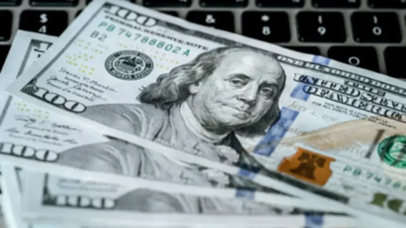 Dólar en Colombia hoy 9 de febrero de 2026: apertura en 3.650 pesos con descenso significativo