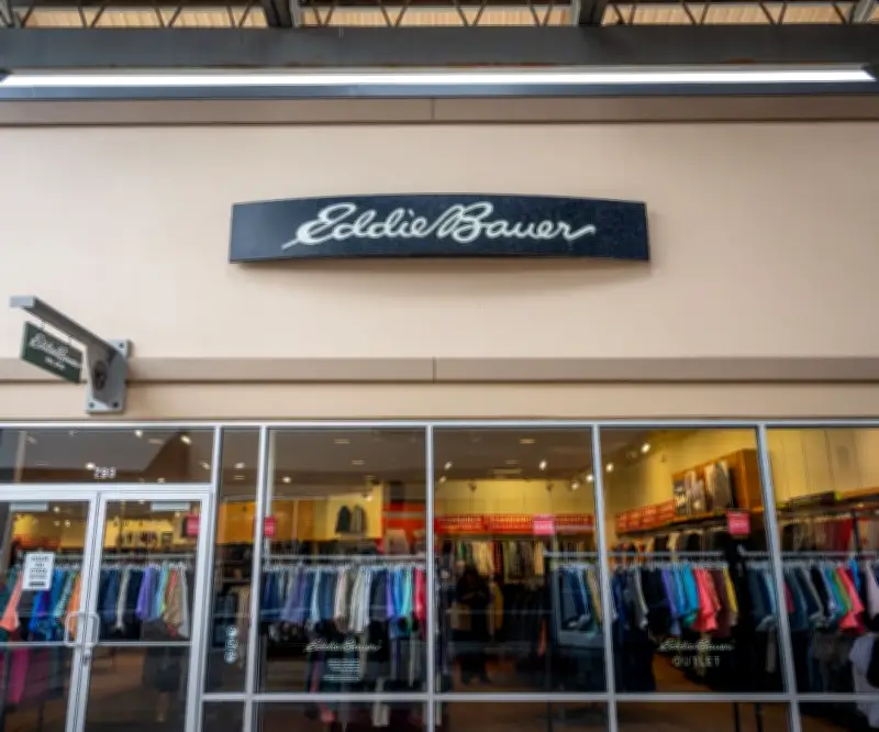 Eddie Bauer se declara en quiebra en EE.UU. y planea vender sus tiendas físicas