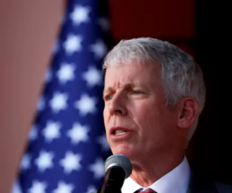 EE.UU. busca evitar acuerdos perjudiciales de China en Venezuela, afirma secretario de Energía