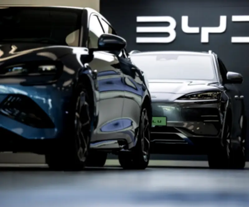 EE.UU. incluye a Alibaba y BYD en lista de empresas vinculadas al ejército chino