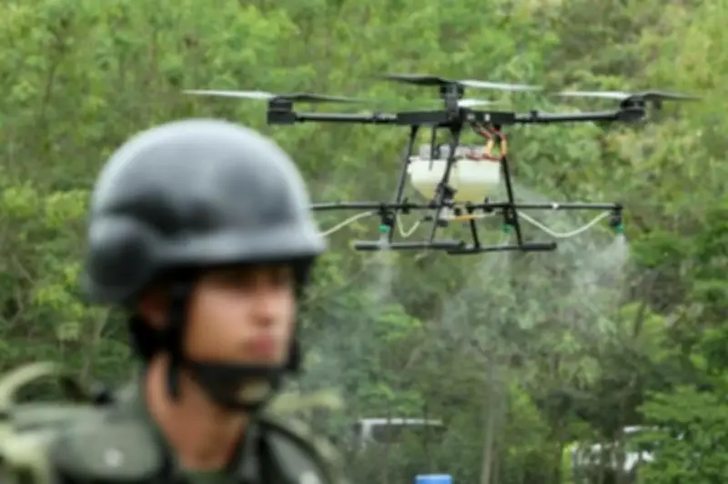 EE.UU. respalda programa de erradicación con drones de cultivos de coca en Colombia