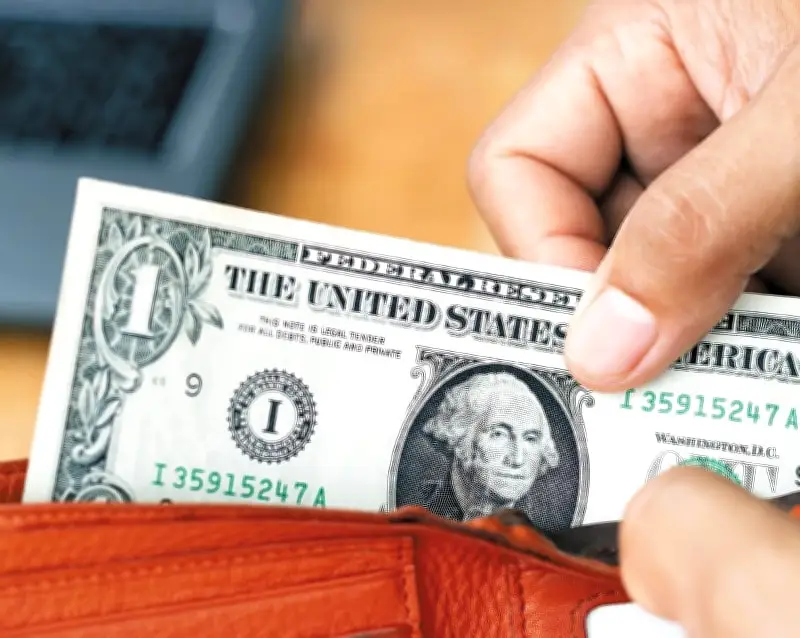 El dólar se mantiene débil en 2026: cotiza en COP 3.678 tras perder más del 10% de valor global