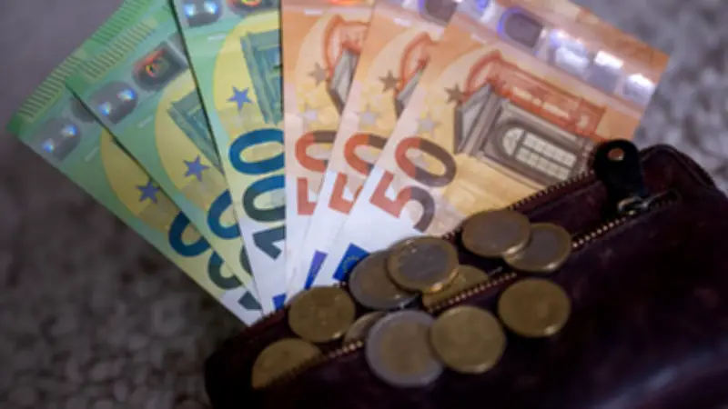 El euro cierra a la baja este martes 10 de febrero de 2026 en Colombia