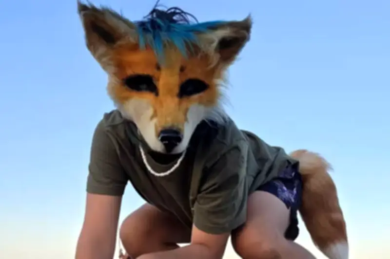 El fenómeno therian: jóvenes que adoptan identidades animales se viralizan en redes sociales