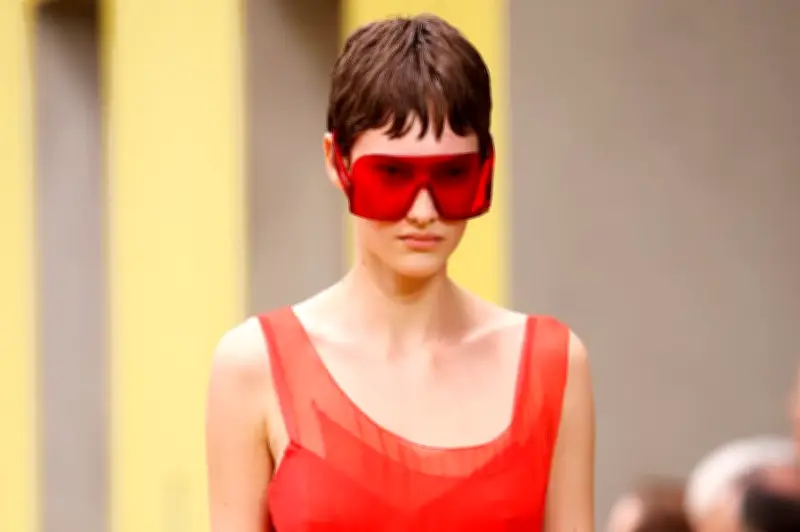 El rojo en la moda: más que un color, un símbolo de poder y pasión