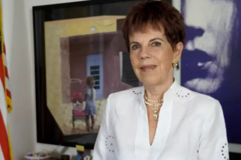 Elena Arenas deja el Colombo Americano tras 18 años que transformaron la cultura en Bucaramanga