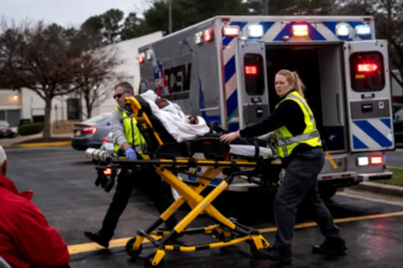 Emergencia masiva en planta solar: 18 trabajadores hospitalizados por presunta intoxicación con monóxido de carbono