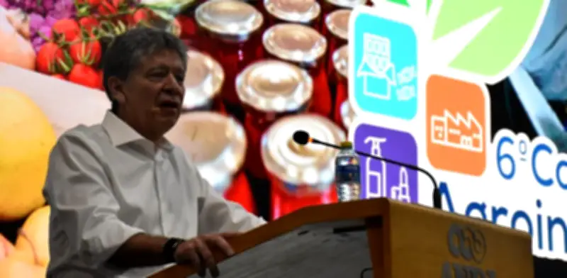 Empresarios critican nueva emergencia económica: 'Gobierno desaforado por manejar más plata'