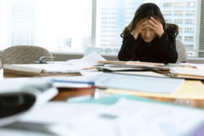 Empresas globales despiden miles en 2026: Amazon y Heineken lideran recortes masivos