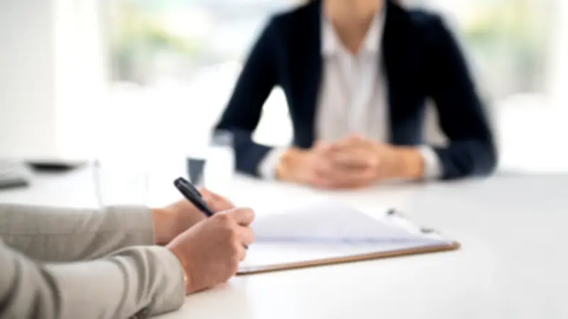 Empresas líderes ofrecen empleo estable con contrato indefinido en múltiples sectores