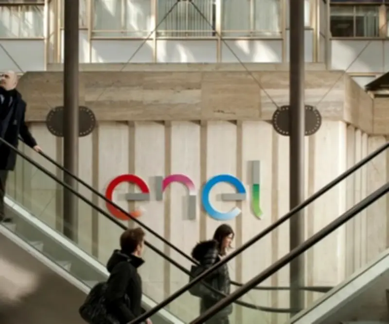 Enel anuncia inversión récord de US$63.000 millones hasta 2028, enfocada en redes y renovables